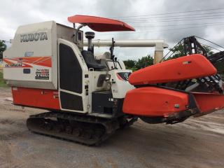 ขายรถเกี่ยวข้าว DC95GM ปี56 ใช้งาน1156ชั่วโมง รถสวยสภาพดีมาก ซื้อไปไม่ต้องทำอะไรเลย พร้อมเกี่ยวแล้ว ลุยงานได้เลย เอกสารพร้อมโอน ราคา650,000 สนใจโทร 090-8588220คุณนะ 093-3258446คุณบิว